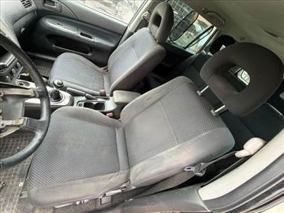 Mitsubishi Lancer VII Jobb első Ülés *168038*