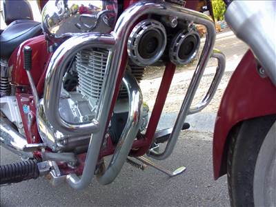 Daelim VT 125 (1999) krómozott lábvédő