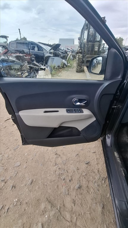 Dacia Lodgy bontott alkatrészei 6. kép