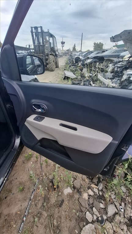 Dacia Lodgy bontott alkatrészei 8. kép