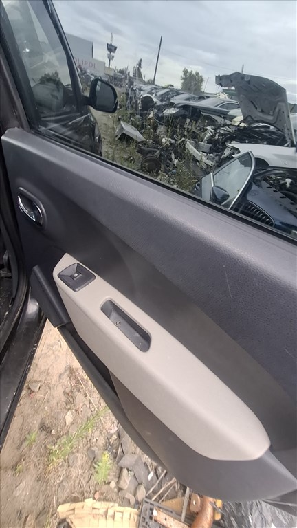 Dacia Lodgy bontott alkatrészei 10. kép