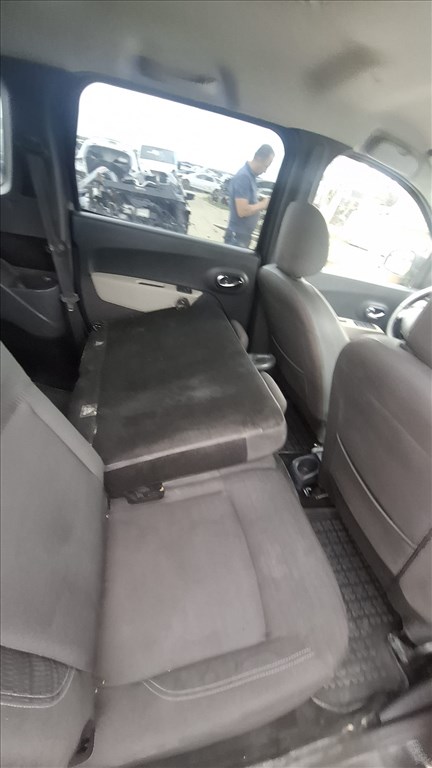 Dacia Lodgy bontott alkatrészei 12. kép