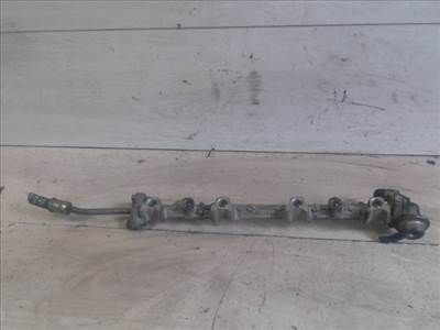 MITSUBISHI CARISMA 95.05-99.07 Injektor befecskendező híd 