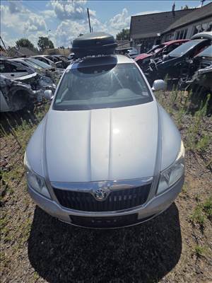 Skoda Octavia II bontott alkatrészei