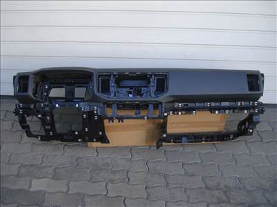 VW Crafter 7C0 Gyári Légzsákos Műszerfal 7C0857051 2017-től