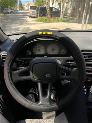Suzuki Swift GS kormány MOMO kormányvédővel