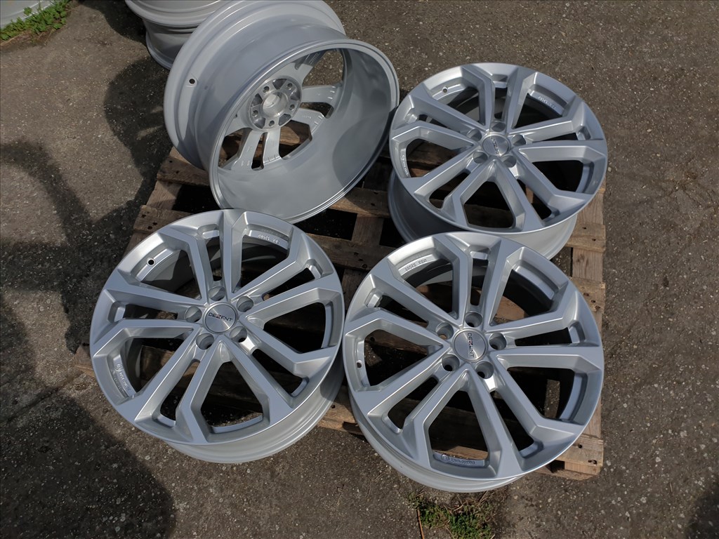 18" 5x108 Dezent 5. kép