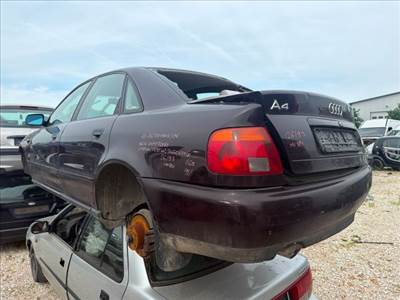 Audi A4 (B5 - 8D) 1.6 Bal hátsó Féknyereg Munkahengerrel *166378*