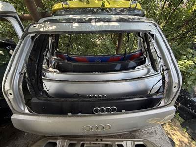 Audi A2 (8Z) csomagtérajtó  8z0827023c
