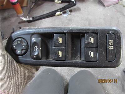 Citroën C5 II bal első ablakemelő kapcsoló (96659465ZD)