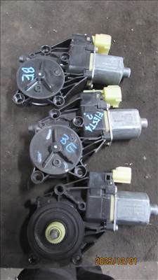 Ford Fiesta Mk6 bal első ablakemelő motor (8A61-14A389-B)