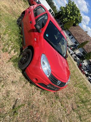 Dacia Sandero I bontott alkatrészei