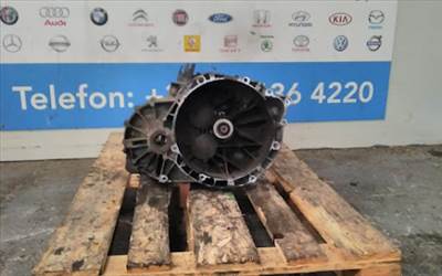 Volvo 2,0D 8M5R-7002 FF bontott váltó