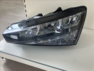 Skoda Scala fényszóró  657941015