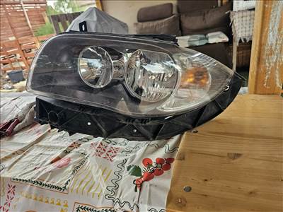 BMW 118i E81, E82, E87, E88 Bal első lámpa 