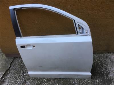 Fiat Freemont jobb elso ajto feher