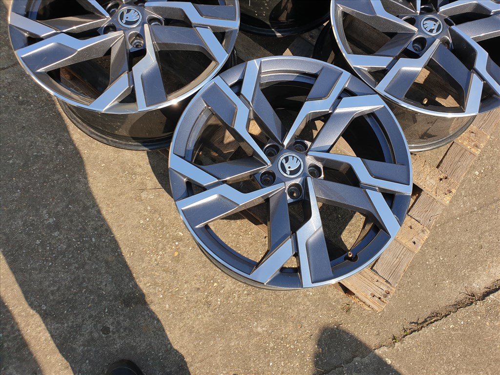 19" 5x112 Skoda 4. kép
