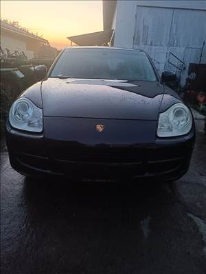 Porsche Cayenne I (955) bontott alkatrészei