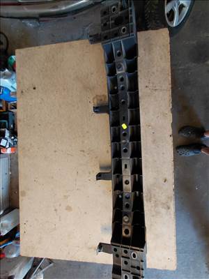 Renault Captur 2 hátsó lökhárító merevítő. 850908266r