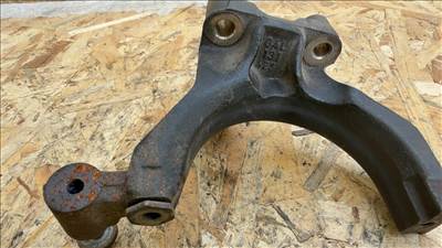 DPF tartó konzol - Volkswagen Caddy 1.6 TDI 04L131425A