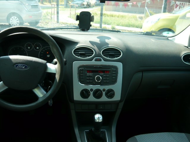 Eladó Ford Focus 1.6 16V (1596 cm³, 100 PS) 9. kép