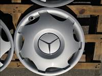 Mercedes 16-os gyári dísztárcsa