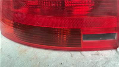 Bal külső hátsó lámpa - Audi A4 B7 8E5 945 095