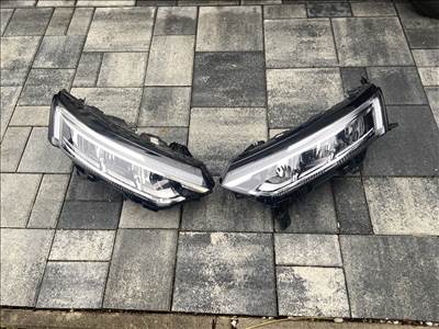 Renault Koleos II elso lampa jobb bal 260607971r 260104431r