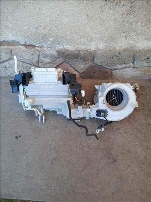 Subaru Legacy V Fűtésbox 3568 72100aj770