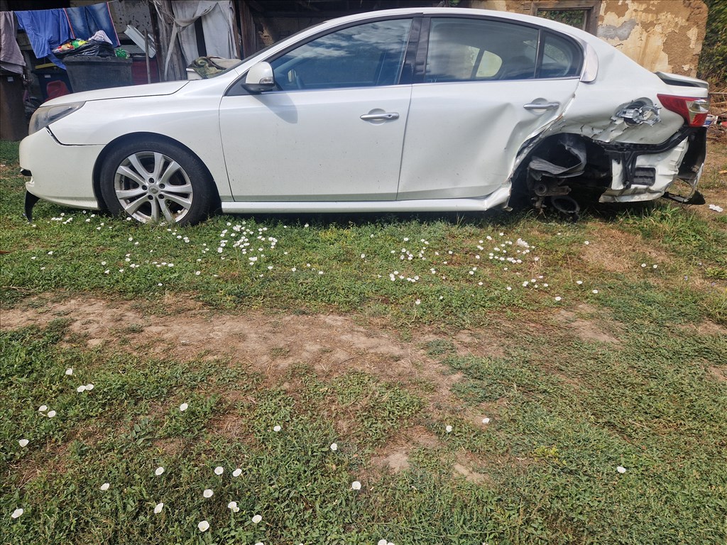 Eladó Renault Latitude 2.0 16V 140 E 85 (1997 cm³, 140 PS) 5. kép