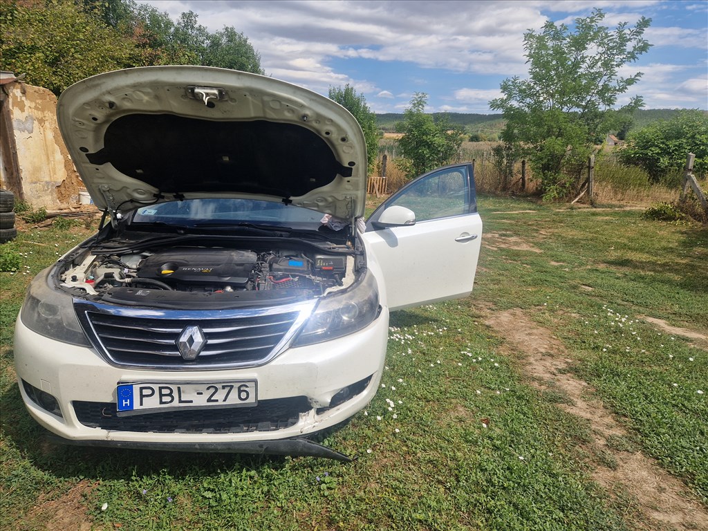 Eladó Renault Latitude 2.0 16V 140 E 85 (1997 cm³, 140 PS) 9. kép