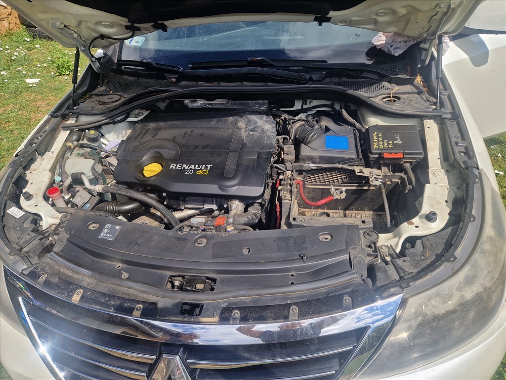 Eladó Renault Latitude 2.0 16V 140 E 85 (1997 cm³, 140 PS) 10. kép