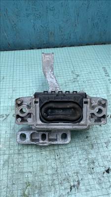 Jobb motortartó bak - Volkswagen Passat B8 1.6 TDI 5Q0 199 262 BH