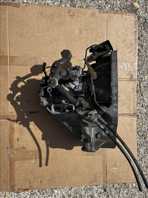 Toyota Yaris manuális váltó 