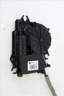 BMW 1er F40, 2er F45, F46, 3er F30, F31, F34GT, G20, G21, 4er F32, F36, G22, G26, 5er F10, F11, F07GT, G30, G31, 6er F06, F12, F13, G32GT, 7er F01, F02, G11, G12, X1 E84, F48, X2 F39, X3 F25, G01, X4 F26, G02, Csomagtérajtó zár mûködtető motor