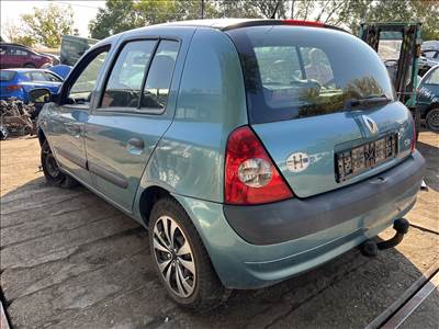 Renault Clio II 1.2i bontott alkatrészei