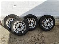  Suzuki Swift 14" használt lemezfelni, rajta 165/70 használt Laufenn téli gumi