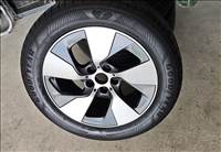  225/5517" használt Goodyear EfficientGrip nyári gumi