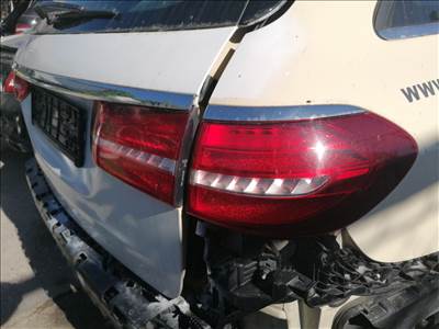 Mercedes E osztály W213 S213 kombi jobb hátsó lámpa  a2139068800