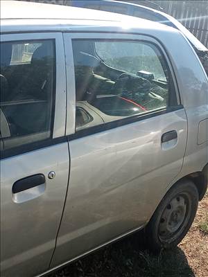Suzuki Alto bal hátsó ajtó eladó