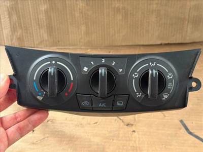 Suzuki Swift IV Fűtéskapcsoló (manuális klímás) *161590*