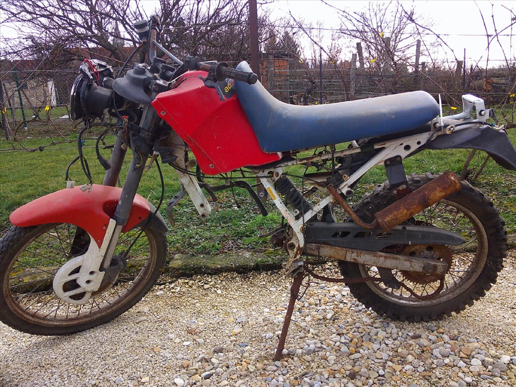 GARELLI 125 CM3-ES CSUPASZ FŐVÁZ MOTORBLOKK ,ÉS PAPIROK NÉLKŰL OLCSÓN 7. kép