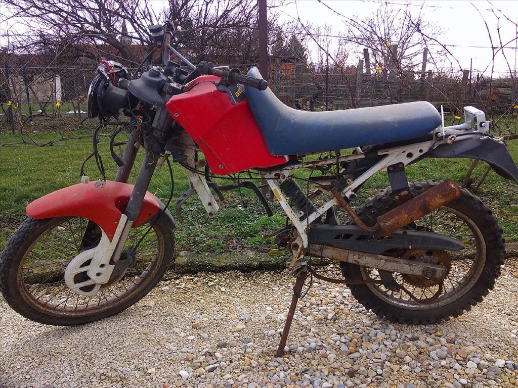 GARELLI 125 CM3-ES CSUPASZ FŐVÁZ MOTORBLOKK ,ÉS PAPIROK NÉLKŰL OLCSÓN 8. kép