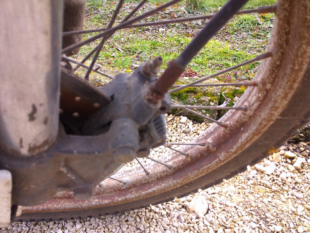 GARELLI 125 CM3-ES CSUPASZ FŐVÁZ MOTORBLOKK ,ÉS PAPIROK NÉLKŰL OLCSÓN 15. kép