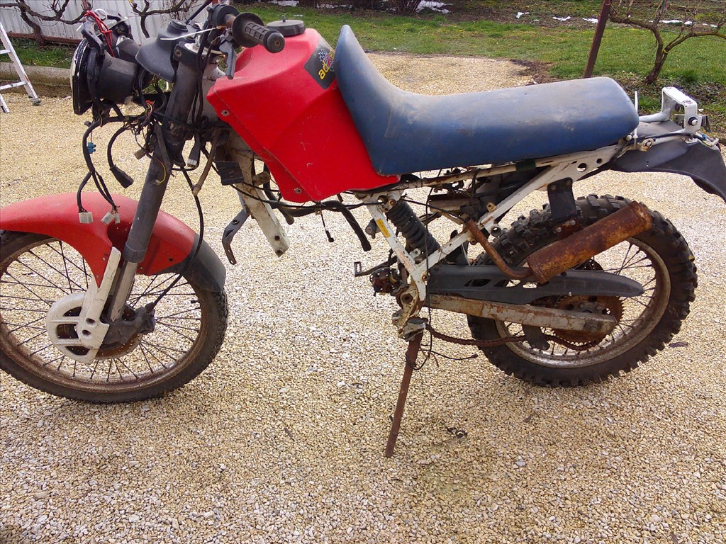 GARELLI 125 CM3-ES CSUPASZ FŐVÁZ MOTORBLOKK ,ÉS PAPIROK NÉLKŰL OLCSÓN 25. kép