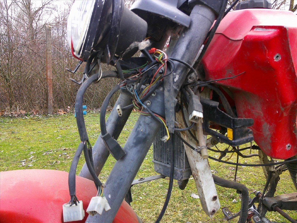GARELLI 125 CM3-ES CSUPASZ FŐVÁZ MOTORBLOKK ,ÉS PAPIROK NÉLKŰL OLCSÓN 80. kép