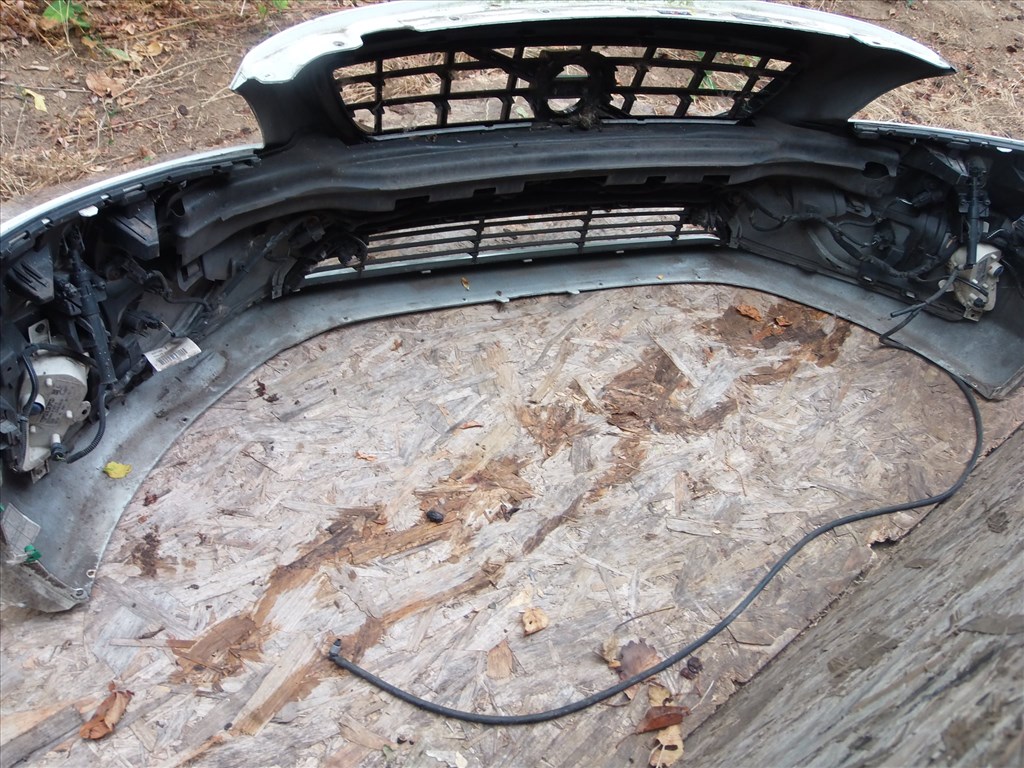Volvo V40 első lökhárító 2012-2017 4. kép