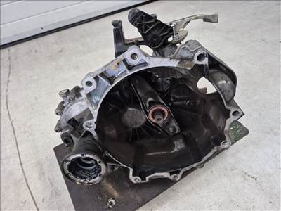 Volkswagen Polo V 1.2 LNR váltó 5 sebességes (39213)