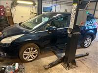 Eladó Peugeot 5008 1.6thp benzin 2011 
