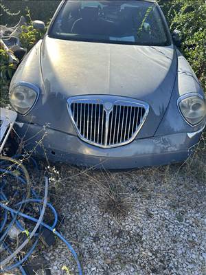 Lancia Thesis bontott alkatrészei vagy egyben bontásra eladó
